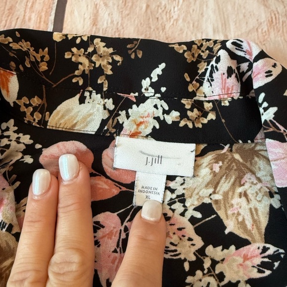 J Jill Size XL Black Pink Floral Long Sleeve Faux Wrap V-neck Blouse Top Blouse - Picture 2 of 8